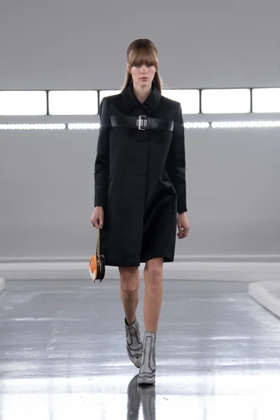Look 8